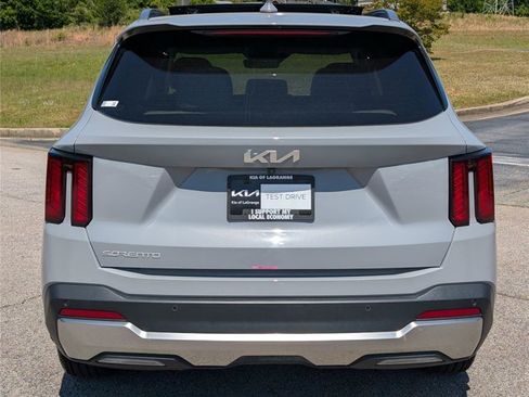 Used 2025 Kia Sorento S w/ Panoramic Sunroof Package FWD image 18