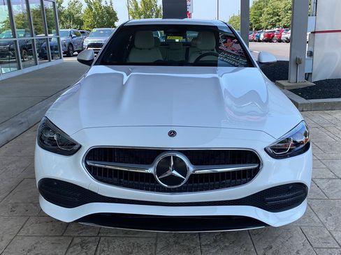Used 2025 Mercedes-Benz C 300 4MATIC Sedan image 2