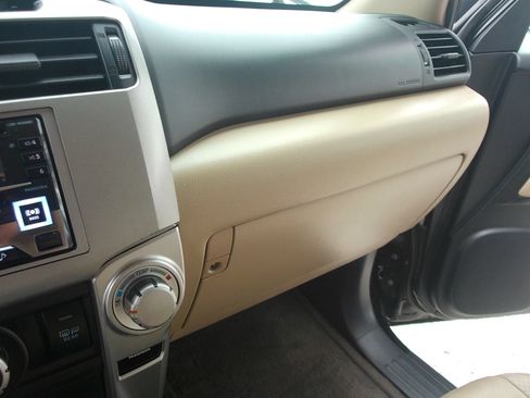 Used 2010 Toyota 4Runner SR5 RWD image 17