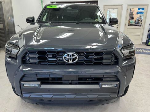 Used 2025 Toyota 4Runner TRD Off-Road AWD/4WD image 31