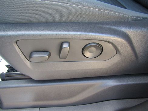 Used 2023 Chevrolet Silverado 1500 LT image 21