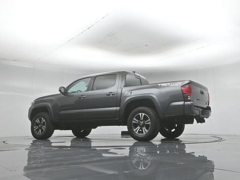 Used 2019 Toyota Tacoma TRD Sport AWD/4WD image 51