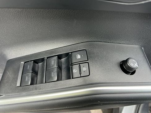 Used 2026 Toyota Highlander XLE AWD/4WD image 12