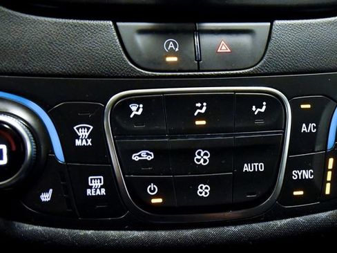 Used 2023 Chevrolet Malibu LT FWD image 19