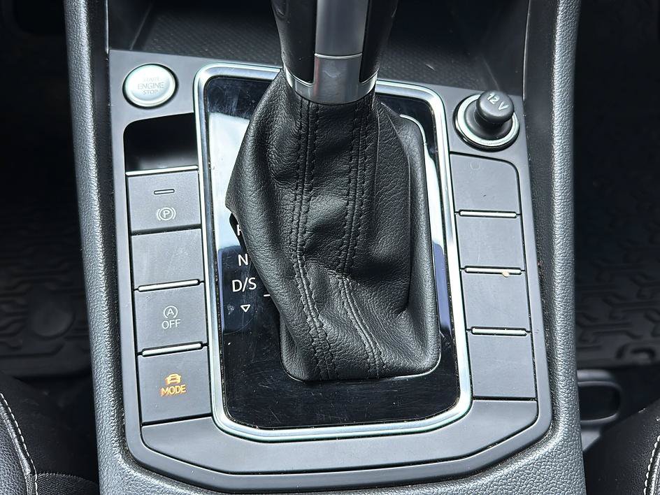 Used 2019 Volkswagen Jetta SEL Premium FWD image 39