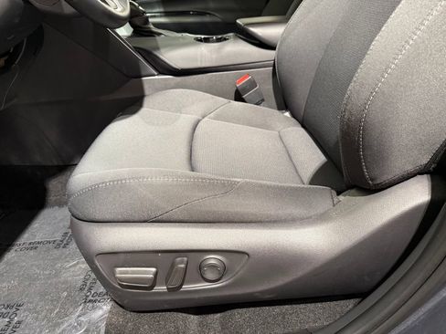 Certified 2023 Toyota Venza LE AWD/4WD image 14