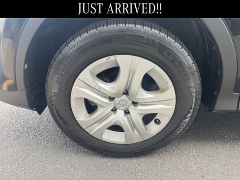 Used 2015 Toyota RAV4 LE image 5