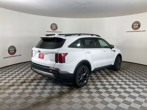 Certified 2021 Kia Sorento EX w/ EX AWD X-Line Package image 18