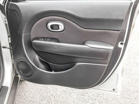 Used 2017 Kia Soul image 36