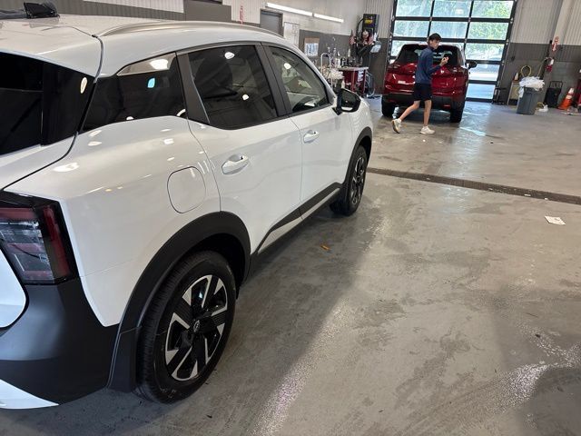 New 2027 Nissan Kicks SV w/ SV Premium Package AWD/4WD image 7