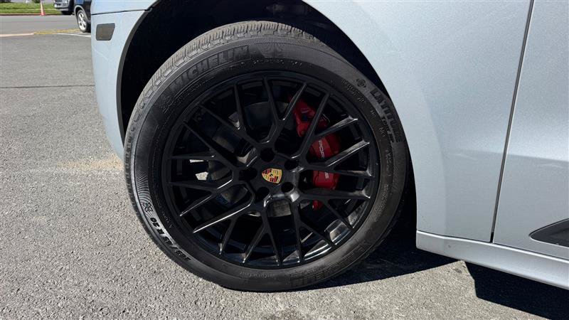 Used 2018 Porsche Macan GTS w/ Premium Package Plus AWD/4WD image 13