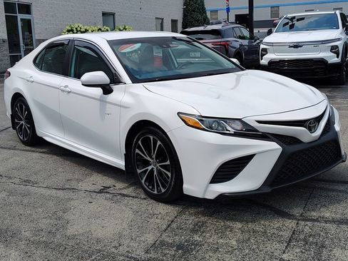 Used 2020 Toyota Camry SE AWD/4WD image 4