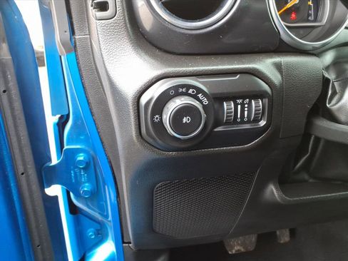 Used 2022 Jeep Wrangler Unlimited Sahara image 17