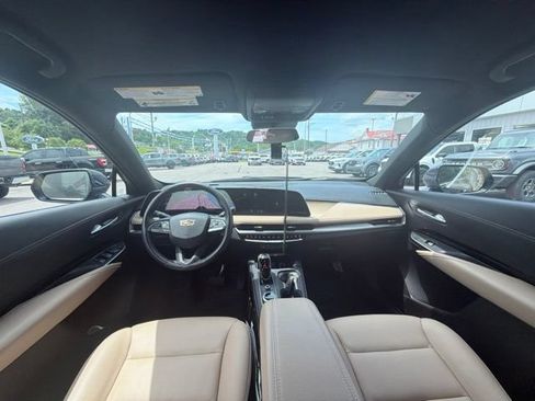 Used 2024 Cadillac XT4 Luxury FWD image 24