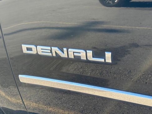 Used 2019 GMC Yukon Denali w/ Open Road Package image 3