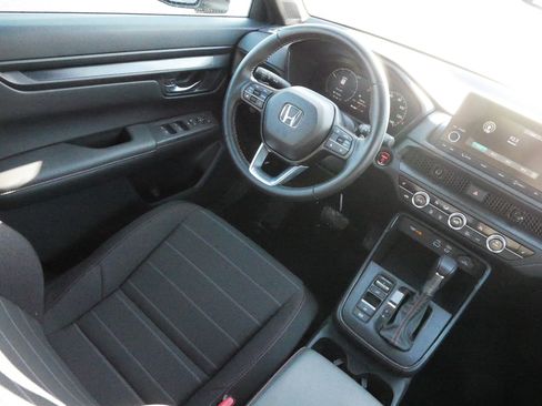 Used 2025 Honda CR-V Sport image 9