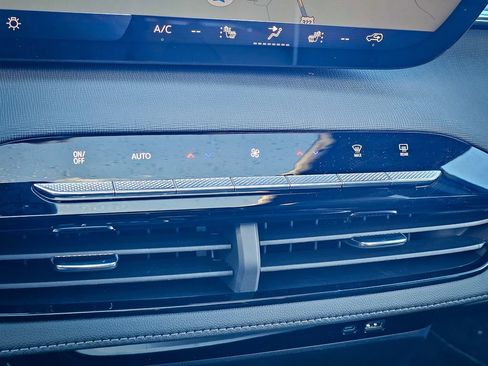 New 2026 Buick Enclave Sport Touring w/ Power Package image 28