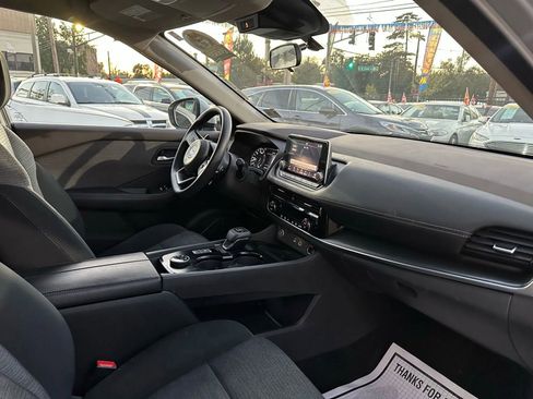 Used 2021 Nissan Rogue SV image 20