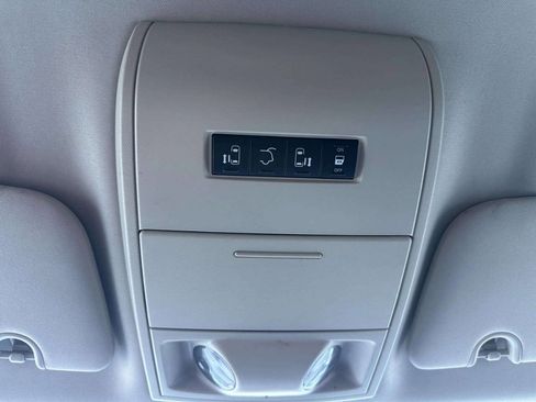 Used 2014 Dodge Grand Caravan SXT w/ Rear Park Assist Package FWD image 33
