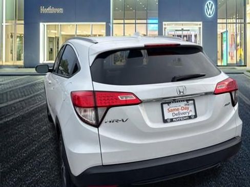 Used 2022 Honda HR-V EX image 6
