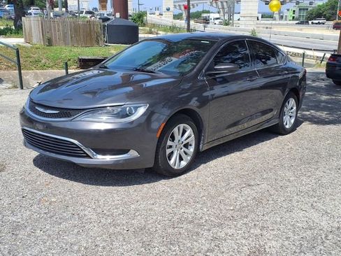 Used 2015 Chrysler 200 Limited FWD image 3