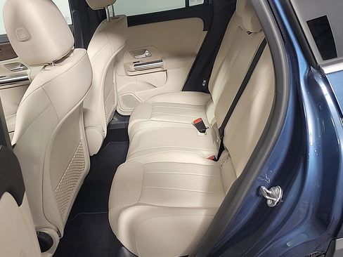 Used 2022 Mercedes-Benz GLA 250 4MATIC image 16