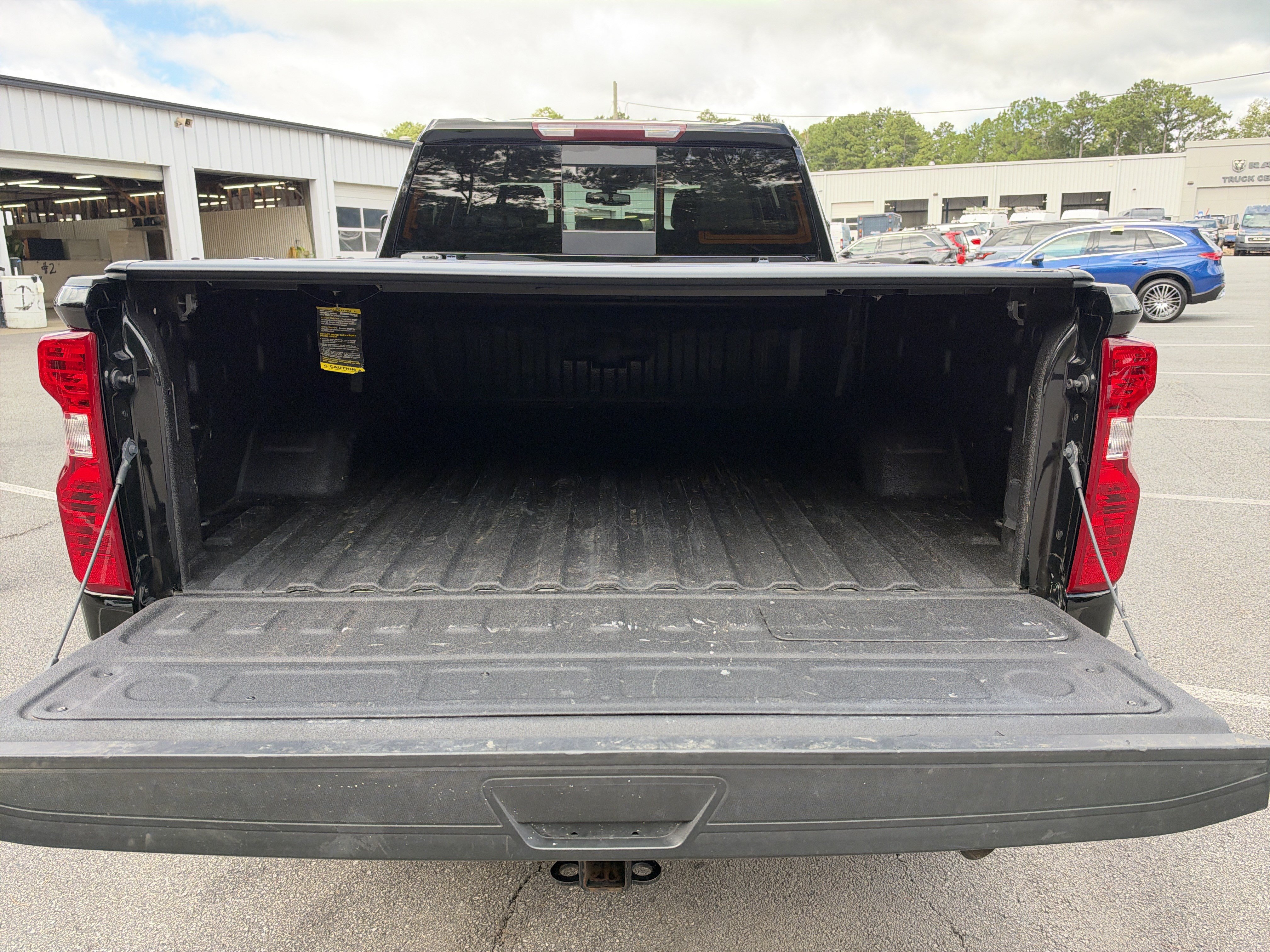 Used 2023 Chevrolet Silverado 2500 LT w/ Midnight Edition AWD/4WD image 22
