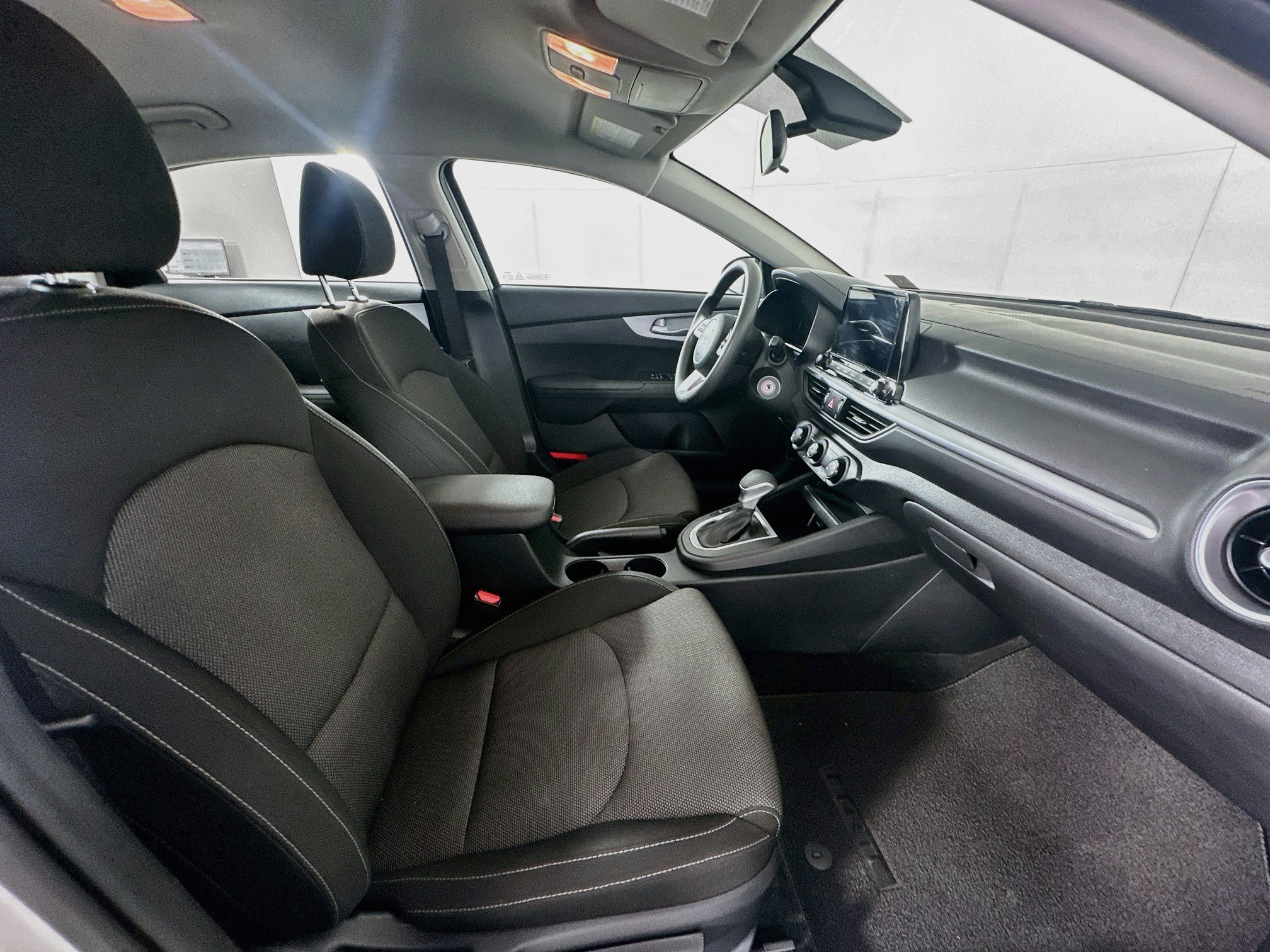 Used 2024 Kia Forte LXS w/ LXS Technology Package FWD image 28