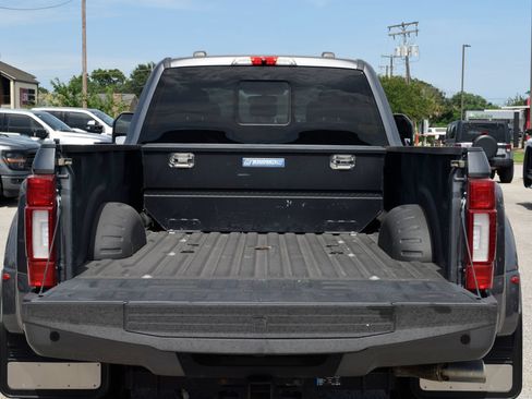 Used 2022 Ford F450 Platinum w/ FX4 Off-Road Package AWD/4WD image 19