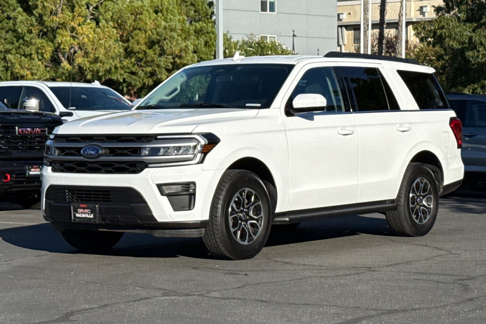 Used 2024 Ford Expedition XLT AWD/4WD image 9