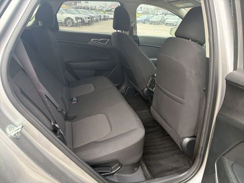 Used 2023 Kia Sportage LX image 18