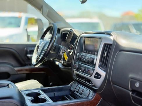 Used 2015 GMC Sierra 2500 SLT w/ Suspension Package, Off-Road AWD/4WD image 24
