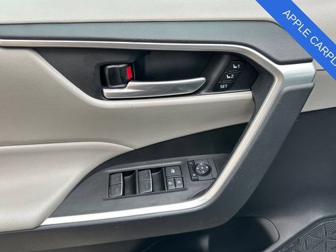 Used 2023 Toyota RAV4 XLE Premium FWD image 11