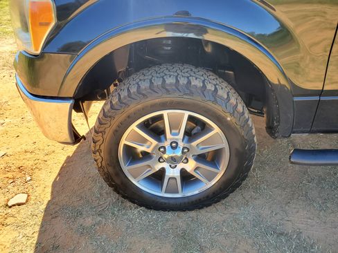 Used 2014 Ford F150 Lariat w/ Equipment Group 501A Mid image 18