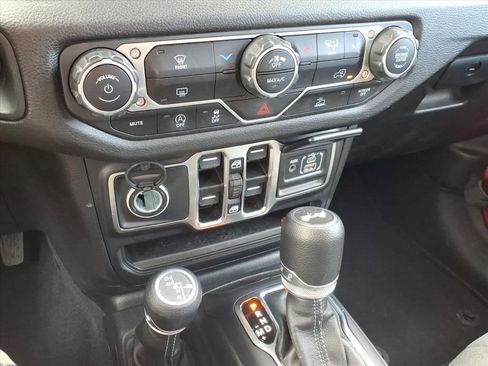 Used 2024 Jeep Wrangler Sport S image 24