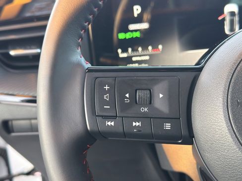 Certified 2025 Nissan Kicks SR image 19