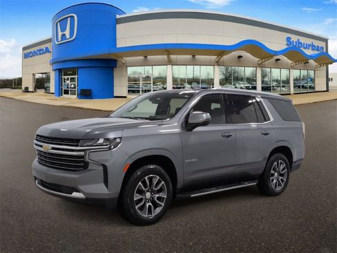 Used 2022 Chevrolet Tahoe LT w/ Luxury Package image 4