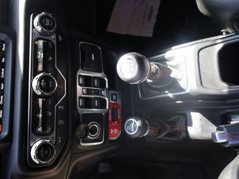Used 2019 Jeep Wrangler Unlimited Rubicon w/ Uconnect 4C Nav & Sound Group AWD/4WD image 27
