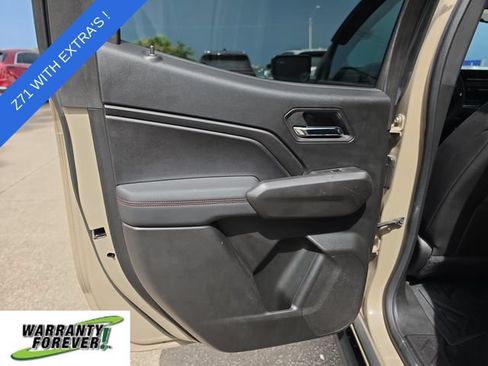 Used 2023 Chevrolet Colorado Z71 w/ Z71 Convenience Package 2 AWD/4WD image 12