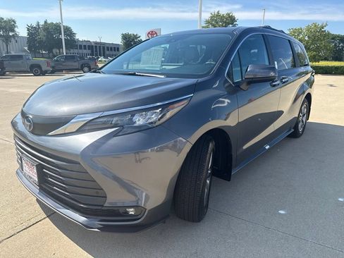 Certified 2025 Toyota Sienna XLE w/ XLE Plus Package AWD/4WD image 6