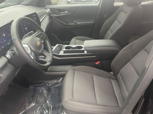 Used 2025 Chevrolet Equinox LT image 23