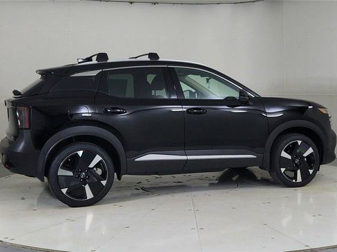 New 2026 Nissan Kicks SR w/ Cold Weather Package image 7