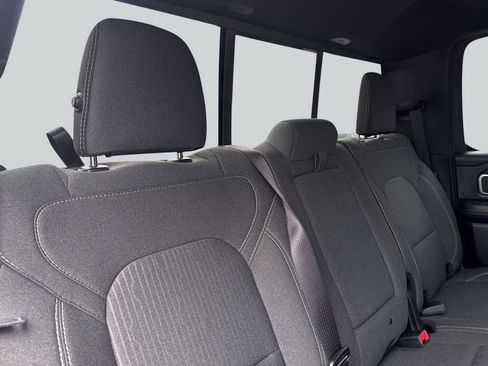 Used 2022 RAM 1500 Big Horn AWD/4WD image 35