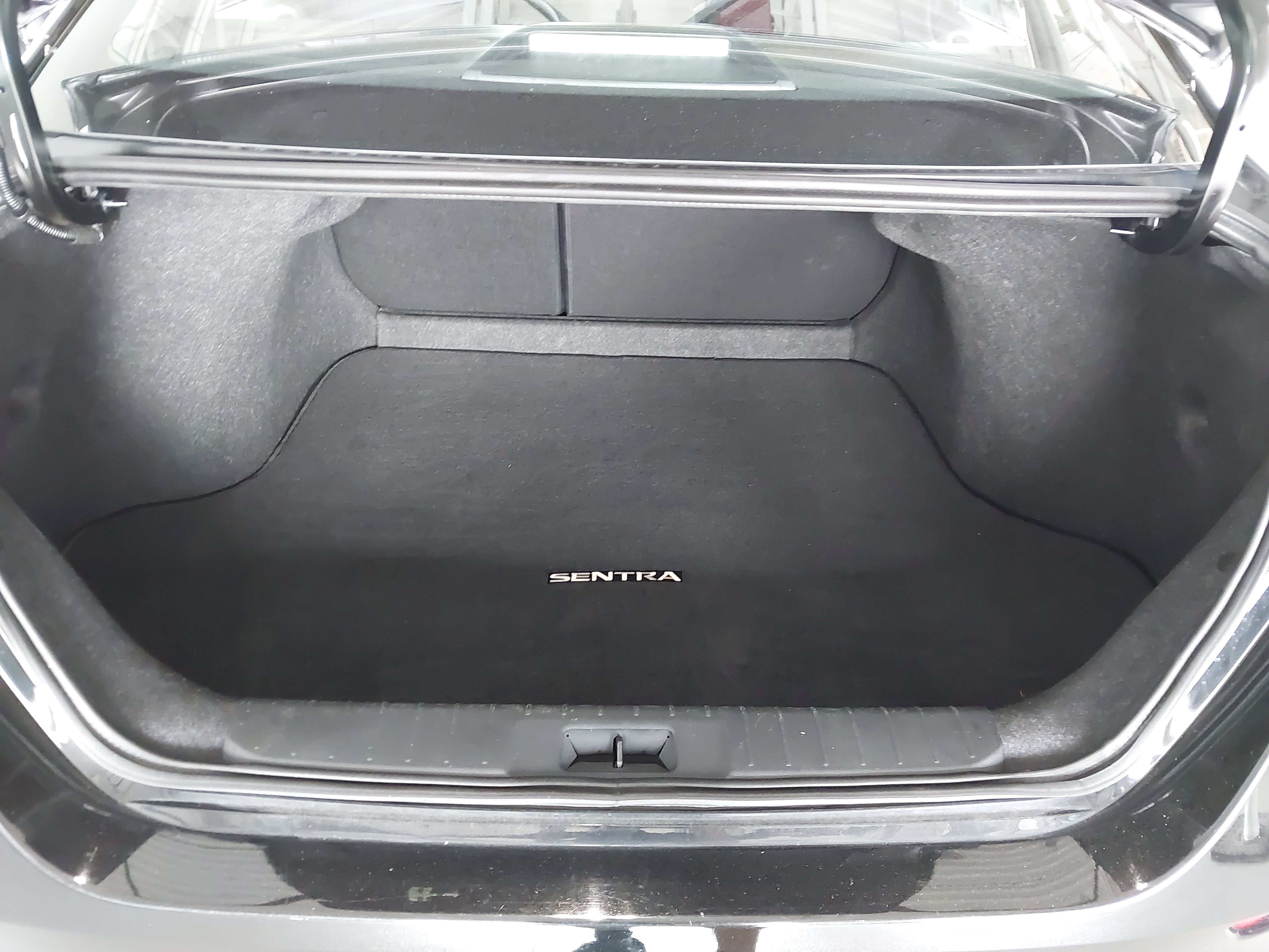 Used 2025 Nissan Sentra SV FWD image 28