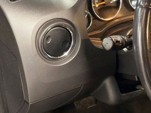 Used 2016 Jeep Compass High Altitude image 10