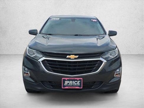 Used 2018 Chevrolet Equinox LT image 2