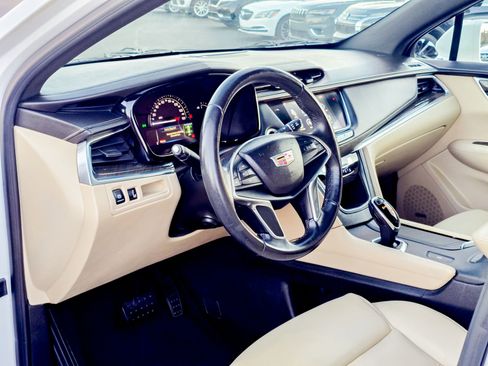 Used 2017 Cadillac XT5 FWD w/ LPO, Wheel Lock Package image 5