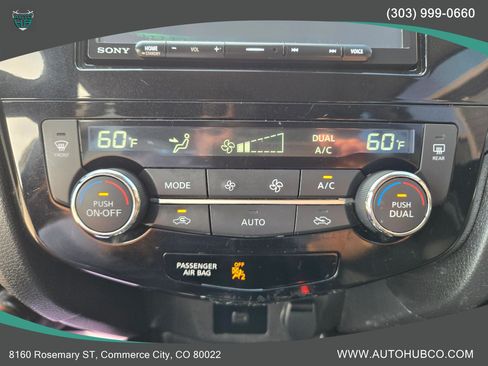 Used 2019 Nissan Rogue SV AWD/4WD image 16