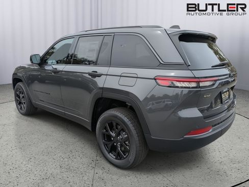 New 2026 Jeep Grand Cherokee Altitude AWD/4WD image 4