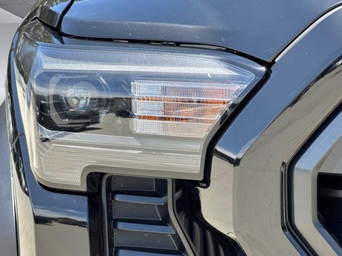 Used 2024 Toyota Tacoma TRD Off-Road AWD/4WD image 11